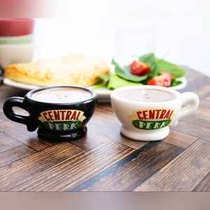 Ceramic Salt a n d Pepper Shaker